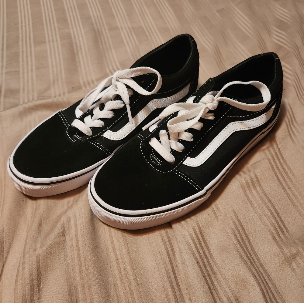 Vans - Picture 5 of 5